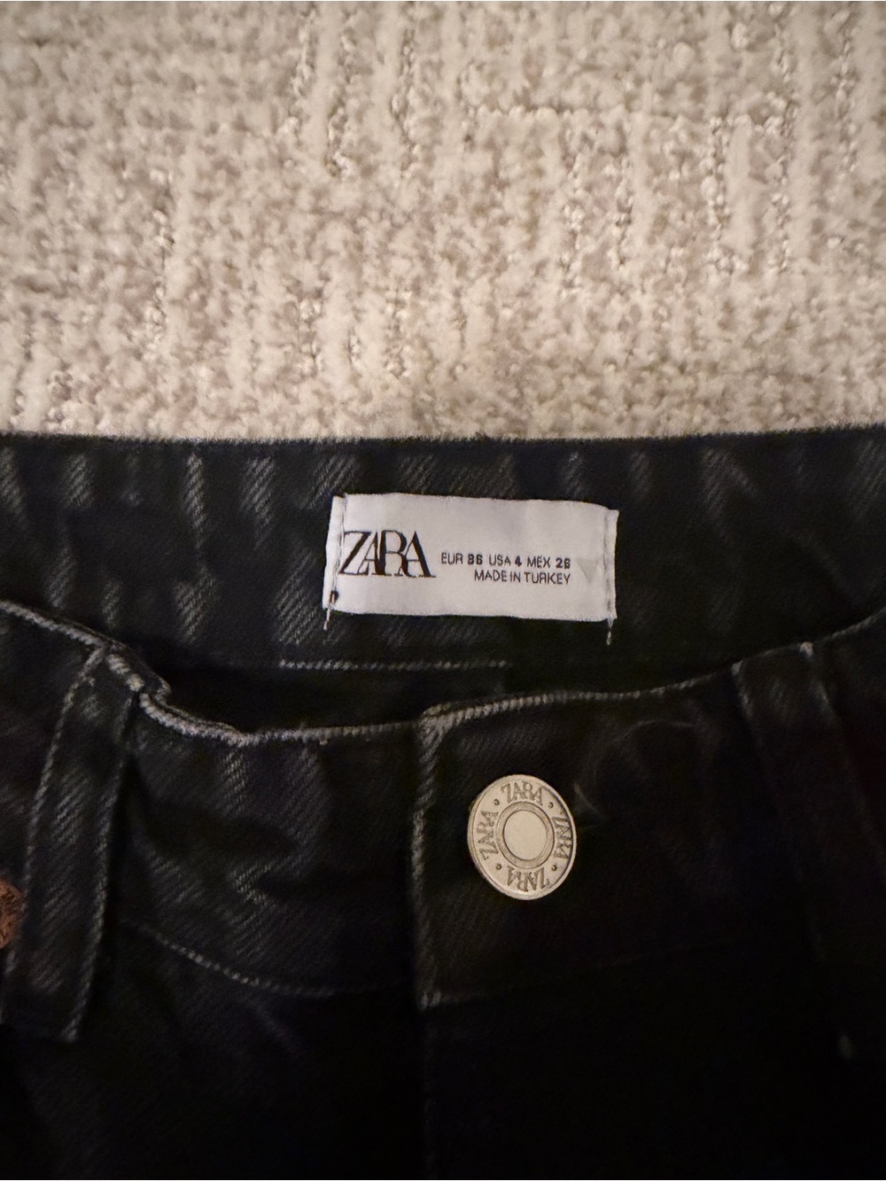 Zara High-Rise Wide-Leg Jeans - Black - Picture 3 of 4